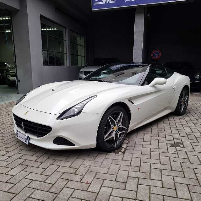 Ferrari California Tailor Made T DCT 560cv