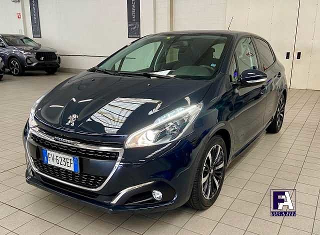 Peugeot 208 PureTech 82 Stop&Start 5 porte Signature