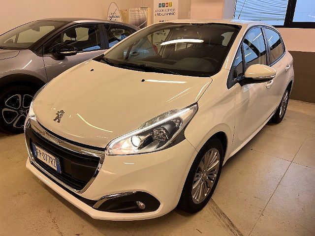 Peugeot 208 PureTech 82 5p. GPL Allure