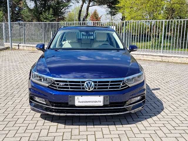 Volkswagen Passat Variant 2.0 TDI 150 CV DSG Executive R-Line