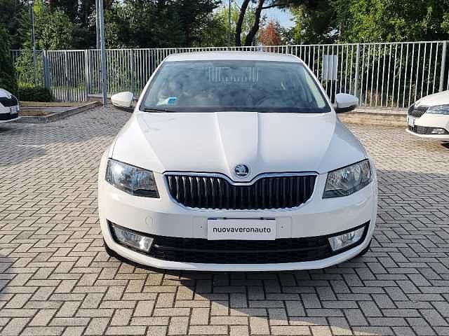 SKODA Octavia 1.6 TDI CR 105 CV DSG Executive