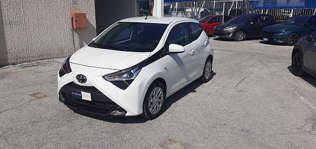 Toyota Aygo 2ª serie Connect 1.0 VVT-i 72 CV 5 porte x-cool