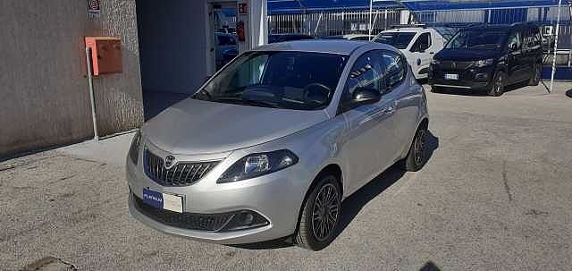 Lancia Ypsilon 3ª serie 1.0 FireFly 5 porte S&S Hybrid Ecochic Silver da MARTINO & C.