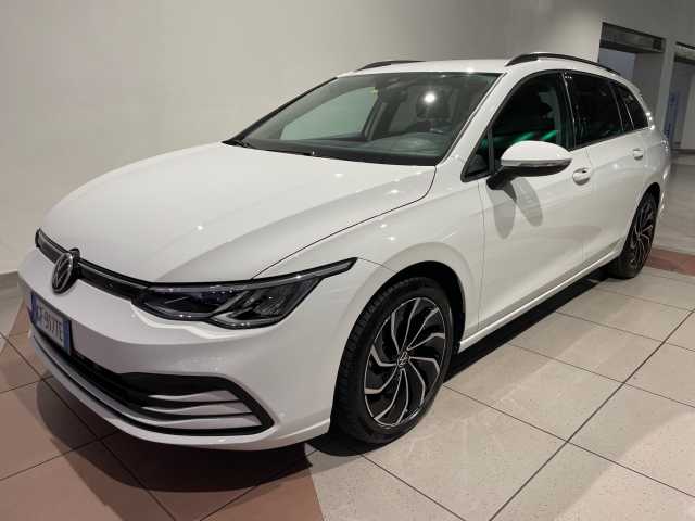 Volkswagen Golf 8ª serie Variant 1.0 eTSI EVO DSG Life