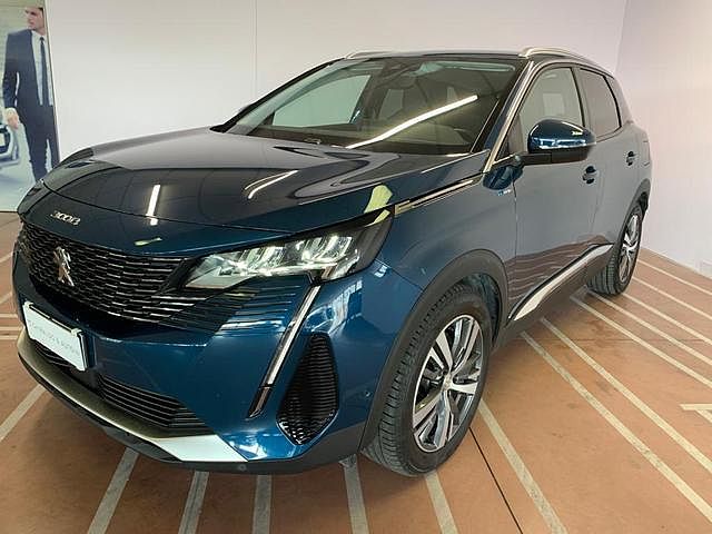 Peugeot 3008 1.6 hybrid Allure Pack 225cv e-eat8 da GHIRALDO & AUTOIN SRL