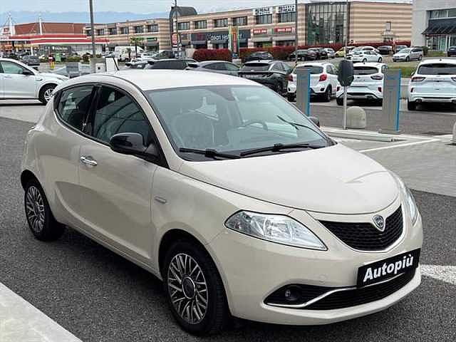 Lancia Ypsilon 1.2 69 CV 5 porte Silver