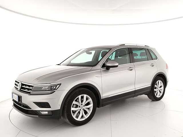 Volkswagen Tiguan II 2016 VOLKSWAGEN 1.5 TSI 150 CV DSG Sport ACT BlueMotion da Autostar Flaminia .