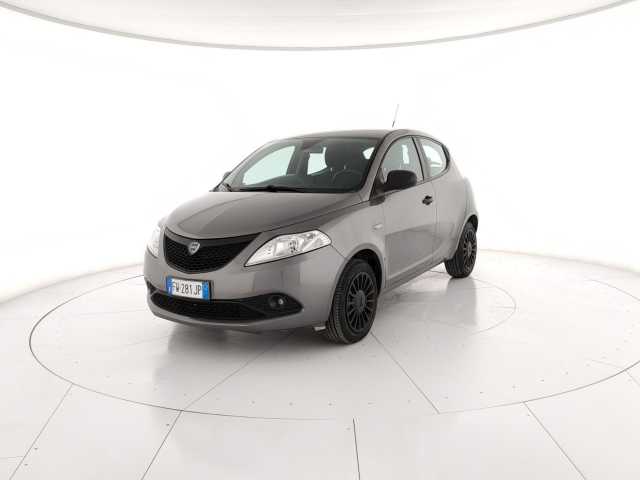 Lancia Ypsilon III 2015 1.2 Gold s&s 69cv my19 da Autostar Flaminia .