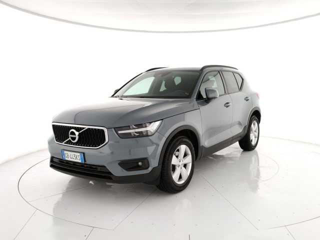 Volvo XC40 1.5 t3 Momentum Core 163cv auto my21 da Autostar Flaminia .