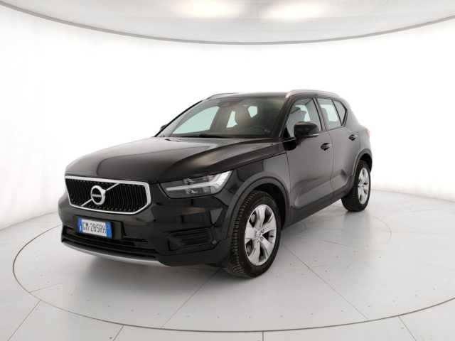 Volvo XC40 2.0 t4 Momentum awd geartronic da Autostar Flaminia .