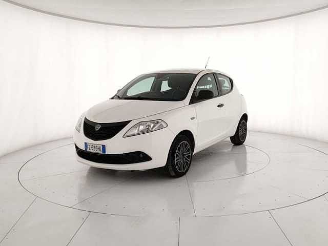 Lancia Ypsilon III 2015 1.2 Gold s&s 69cv my19 da Autostar Flaminia .