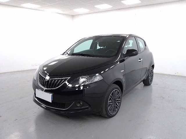 Lancia Ypsilon 1.0 firefly hybrid gold s&s 70cv 5p.ti da Azzurra .