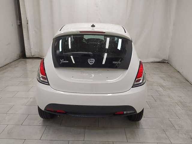 Lancia Ypsilon 1.0 firefly hybrid silver plus s&s 70cv