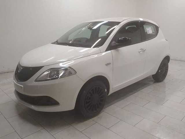 Lancia Ypsilon 1.0 firefly hybrid silver s&s 70cv