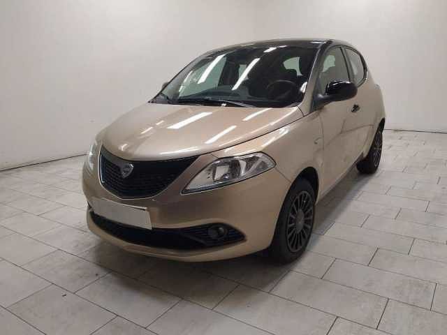 Lancia Ypsilon 1.2 gold s&s 69cv my19 da Azzurra .