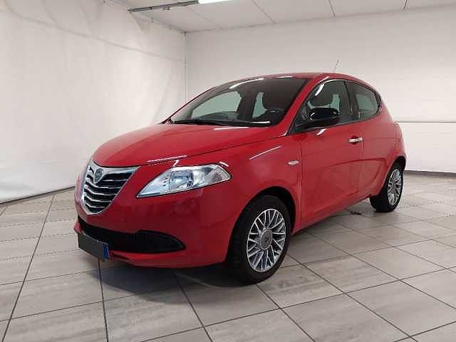 Lancia Ypsilon 1.3 mjt Black e Red s e s 95cv da Azzurra .