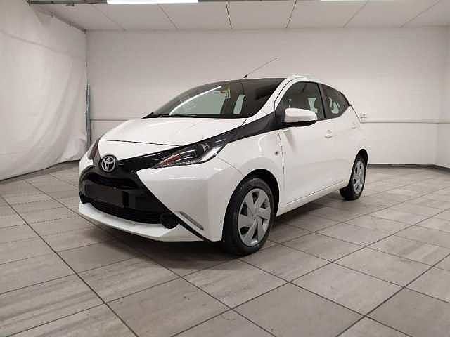 Toyota Aygo 1.0 x-play 5p m-mt my15