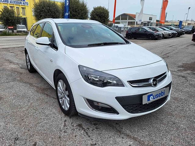 Opel Astra 1.7 CDTI 110CV Sports Tourer Cosmo