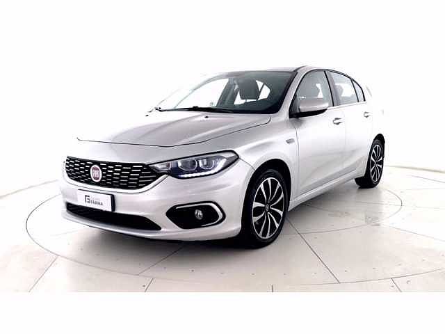 Fiat Tipo 1.4 T-Jet 120CV 5 porte Lounge da F1 .