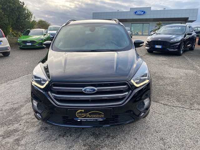 Ford Kuga 2.0 TDCI 150 CV 4WD Powershift ST-Line da Giorgio Aversente .