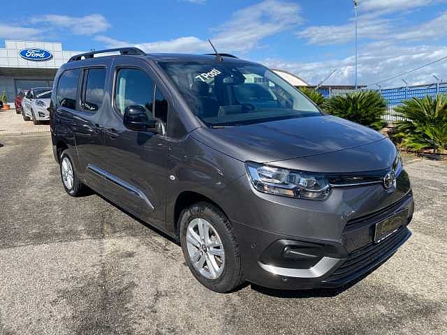 Toyota Proace City Verso 1.5D 100 CV da Giorgio Aversente .