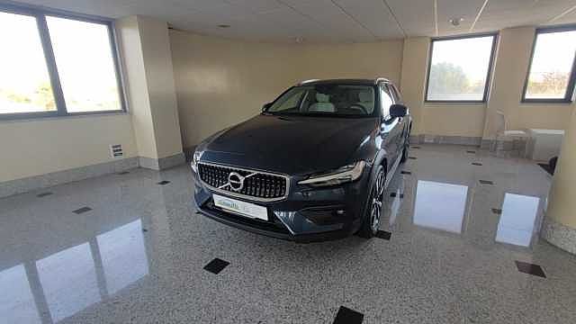 Volvo V60 Cross Country B4 AWD Geartronic Business Pro