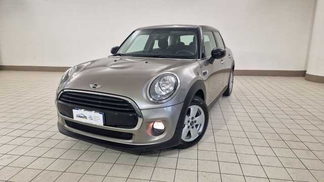 MINI Mini 5 porte Mini 1.5 Cooper D 5 porte AUTOMATIC