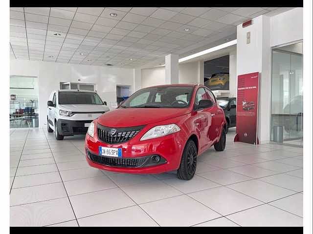 Lancia Ypsilon 1.0 firefly hybrid Silver s&s 70cv