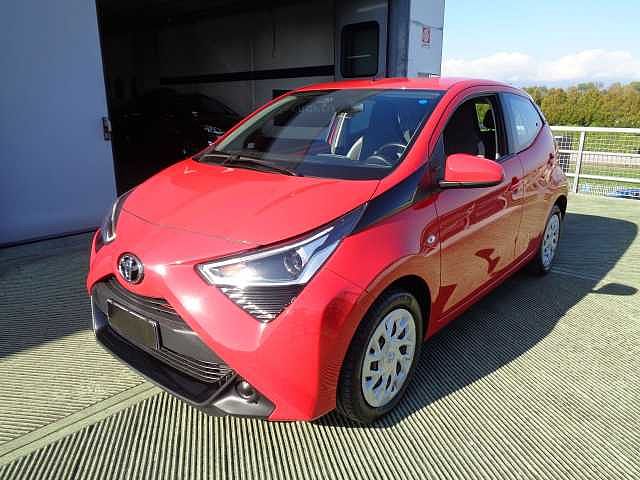 Toyota Aygo Connect 1.0 VVT-i 72CV 5 porte x-business da Mar-Auto .