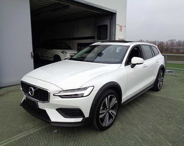 Volvo V60 Cross Country B4 (d) AWD automatico Core