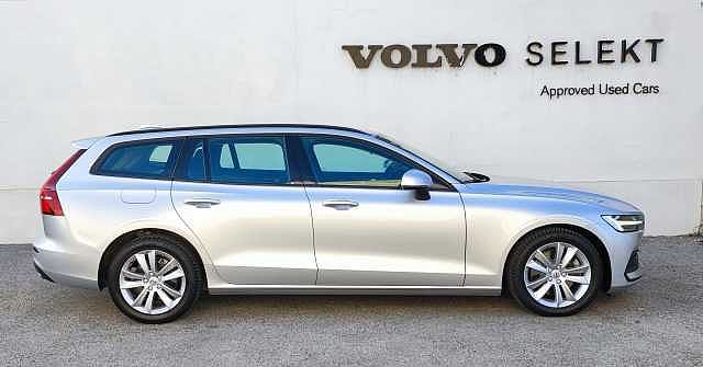Volvo V60 II Momentum Core, B4 mild hybrid (D) automatico