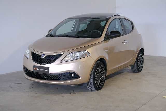 Lancia Ypsilon 3ª serie 1.0 FireFly 5 porte S&S Hybrid Ecochic Gold