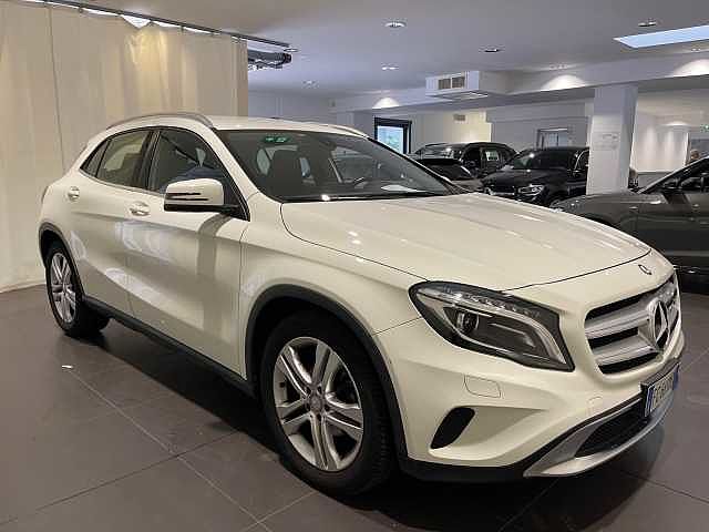 Mercedes-Benz GLA 200 d Automatic Sport