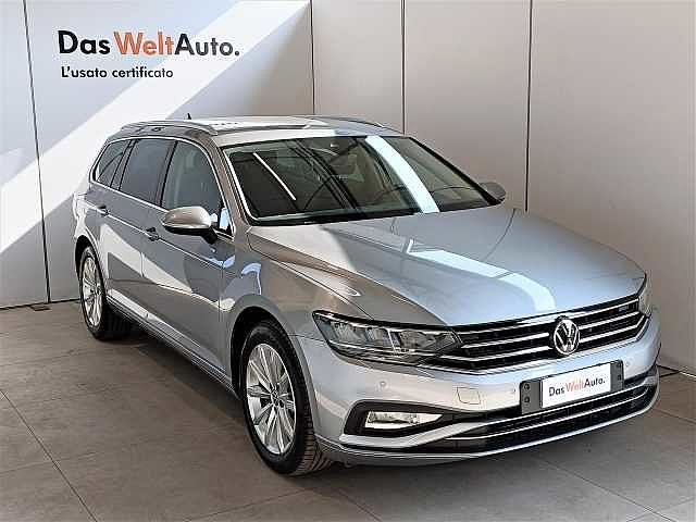 Volkswagen PASSAT VARIANT 1.5 TSI BUSINESS 150CV DSG da AUTOCOGLIATI .