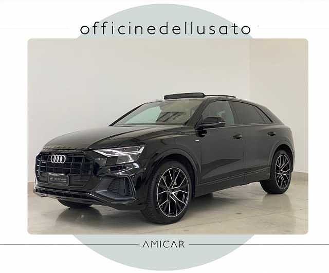 Audi Q8 50 TDI 286 CV MHEV quattro tiptronic S-LINE da AMICAR S.R.L.