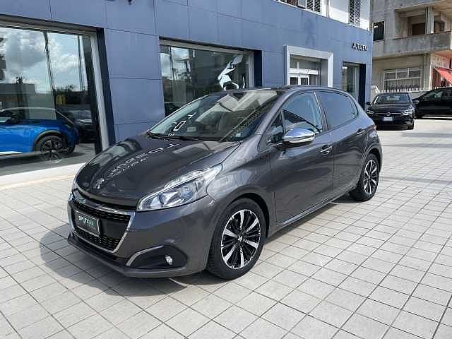 Peugeot 208 BlueHDi 100 S&S 5 porte Signature da AUTOZETA