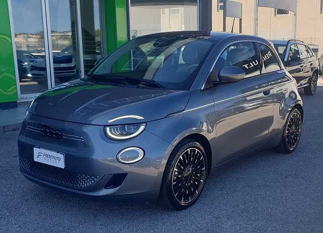 Fiat 500 La Prima Berlina da FRENTAUTO