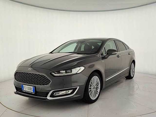 Ford Mondeo 4p 2.0 hybrid vignale ecvt da Authos .