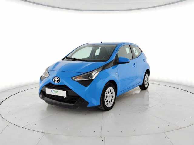 Toyota Aygo 5p 1.0 x-business 72cv da Authos .