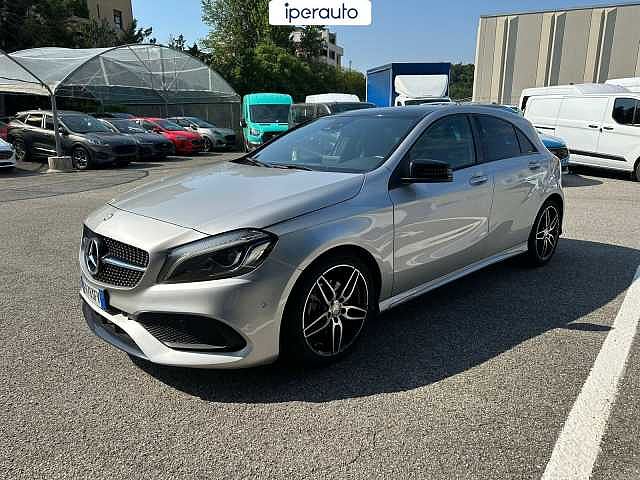 Mercedes-Benz A200d Premium AMG auto da Iperauto .