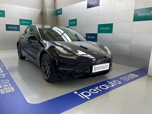 Tesla model 3 dual motor long range awd da Iperauto .