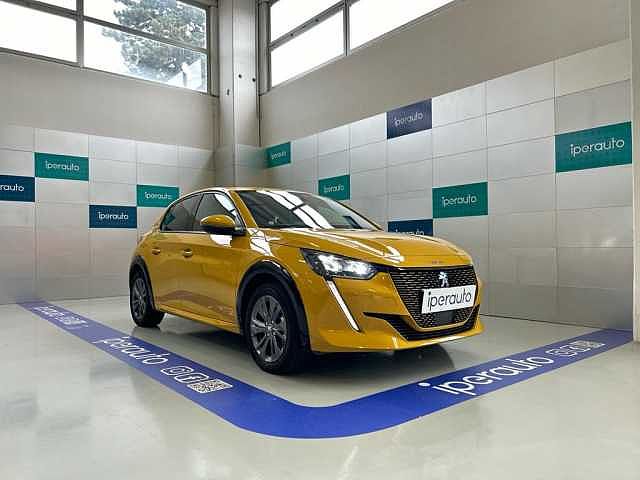 Peugeot e-208 Allure 136cv auto