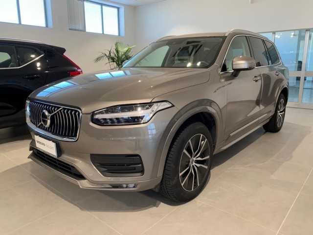 Volvo XC90 B5 (d) AWD Geartronic 7 posti Momentum Pro