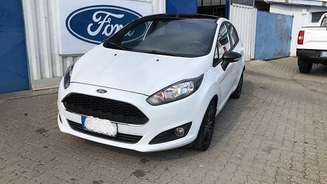 Ford Fiesta 6ª serie 1.5 TDCi 75CV 5 porte Black & White Edition