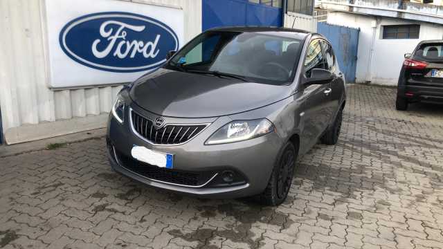 Lancia Ypsilon 3ª serie 1.0 FireFly 5 porte S&S Hybrid Ecochic Silver