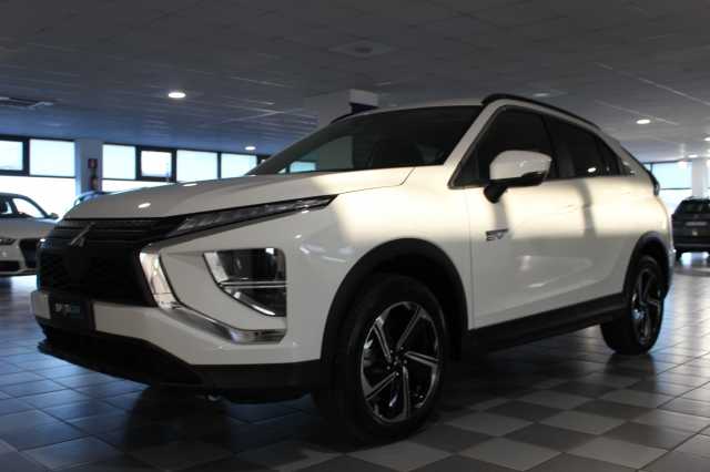 Mitsubishi Eclipse Cross 2.4 MIVEC 4WD PHEV Intense da Baroncini Nello s.r.l.