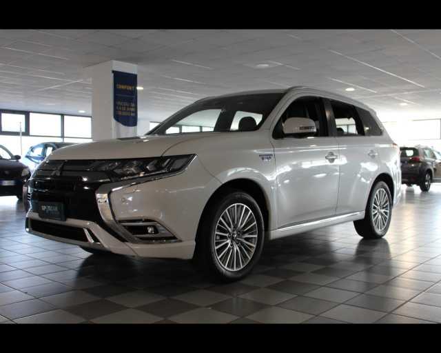 Mitsubishi Outlander 3ª serie 2.4 MIVEC 4WD PHEV Diamond SDA