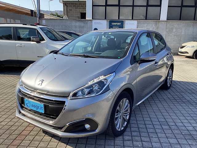 Peugeot 208 PureTech 82 Stop&Start 5 porte Active da A. & G.R.