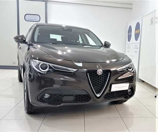 Alfa Romeo Stelvio 2.2 Turbodiesel 180 CV AT8 Q4 Business