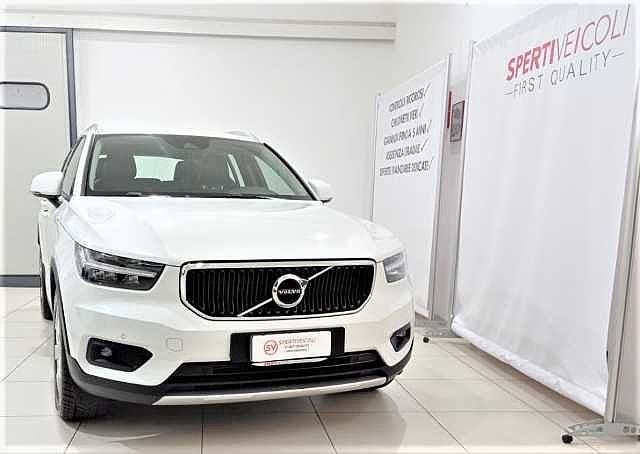 Volvo XC40 D4 AWD Geartronic Momentum